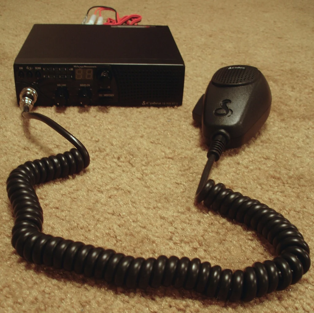 Cobra 18 WX ST II CB-Mobilfunkgerät mit Mikrofon