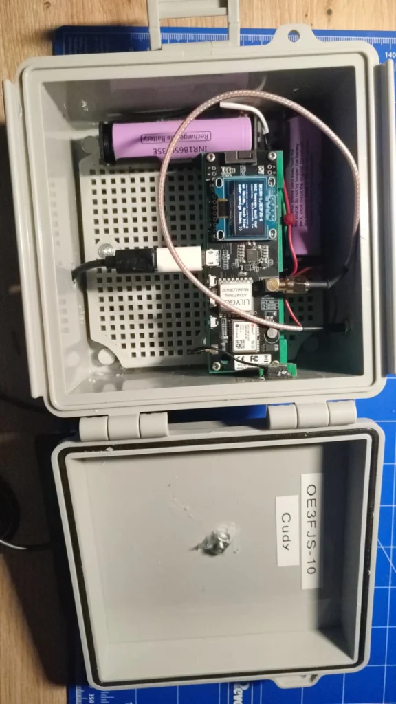 MeshCom 4.0 autark – LilyGo T-Beam im Gehäuse