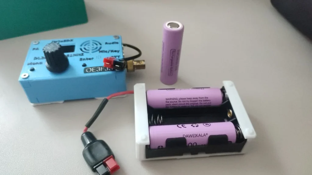 (tr)uSDX mit 18650-Zellen in Halterung und PowerPole-Kabel