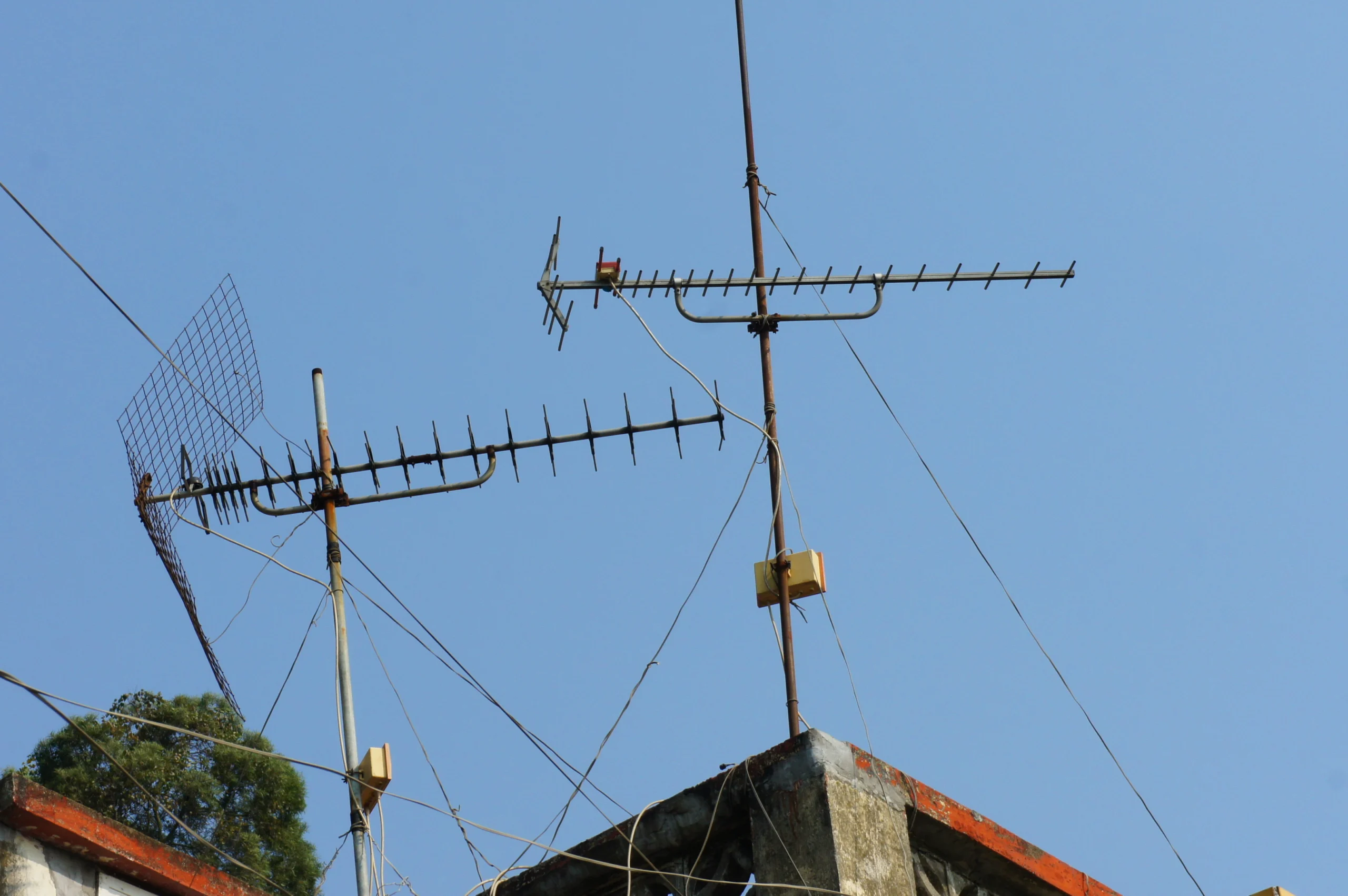 Yagi-Antennen für VHF/UHF: Richtantennen selbst gebaut