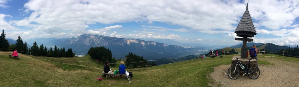 Panoramablick vom Dreiländereck auf Österreich, Italien und Slowenien