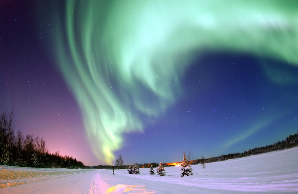 Rays and curtains of an aurora