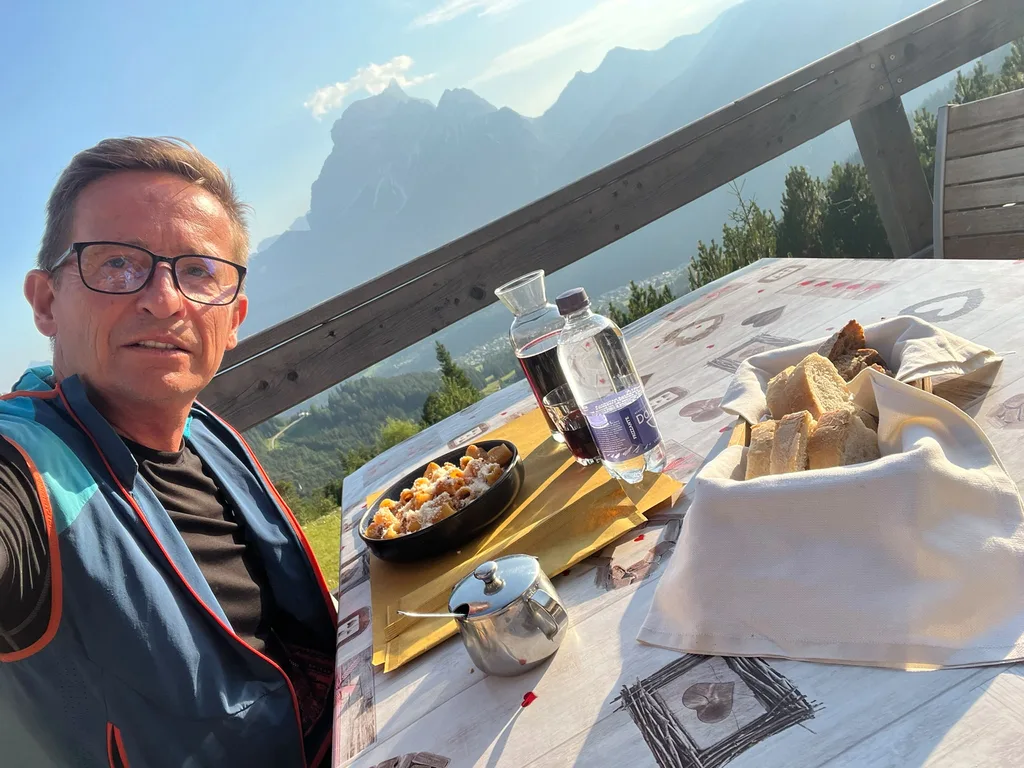 Italienisches Abendessen auf der Hüttenterrasse