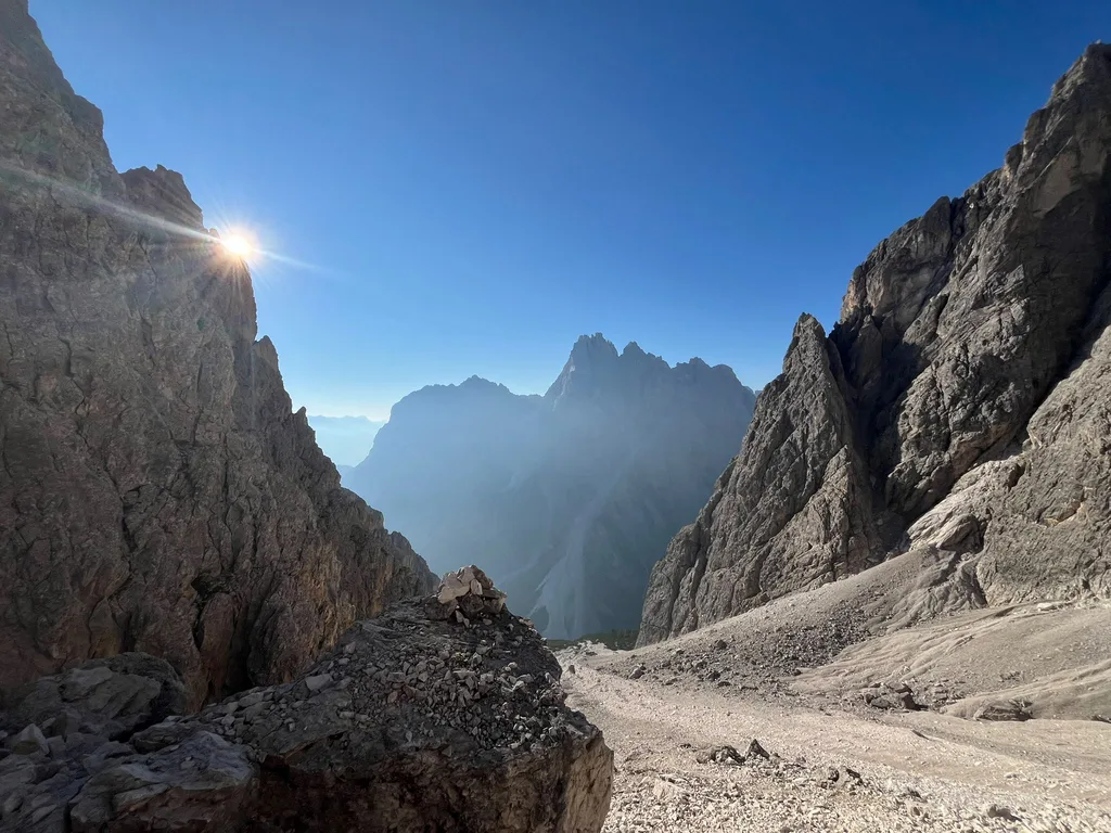 Anstieg im Morgengrauen Richtung Dreischusterhütte