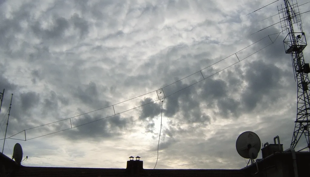Schema di un'antenna T2FD con resistenza di terminazione e balun
