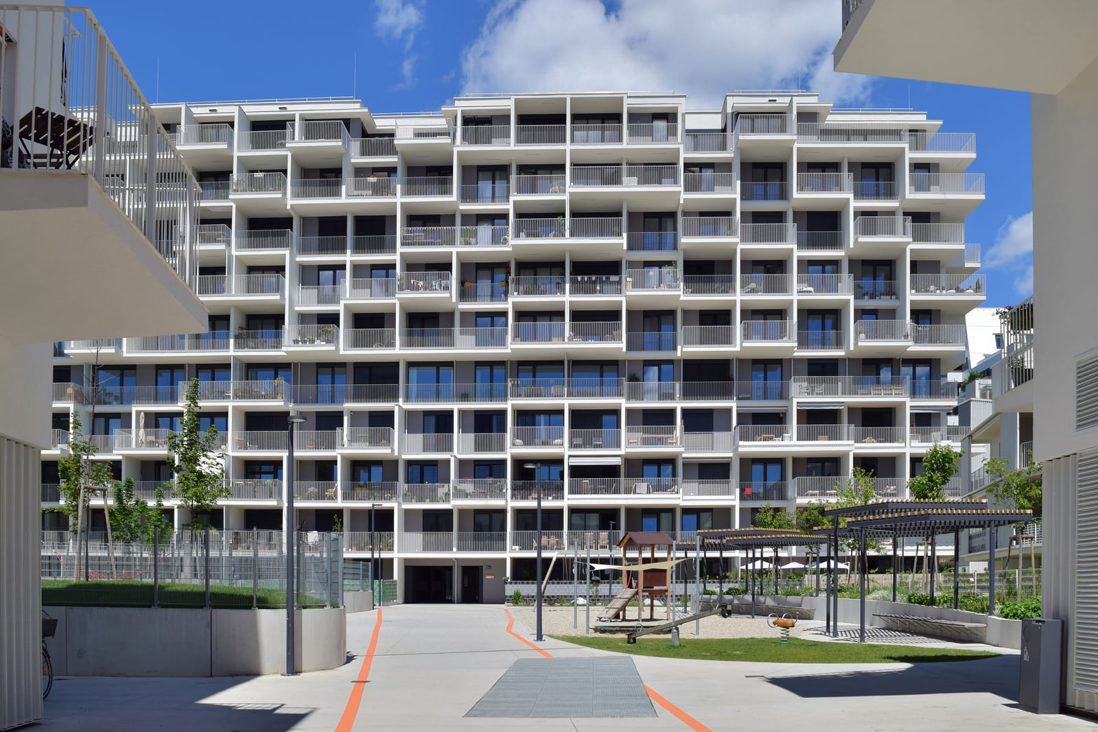 Antennas and Tenancy Law in Austria: Who Has to Consent, and How Do You Get It?