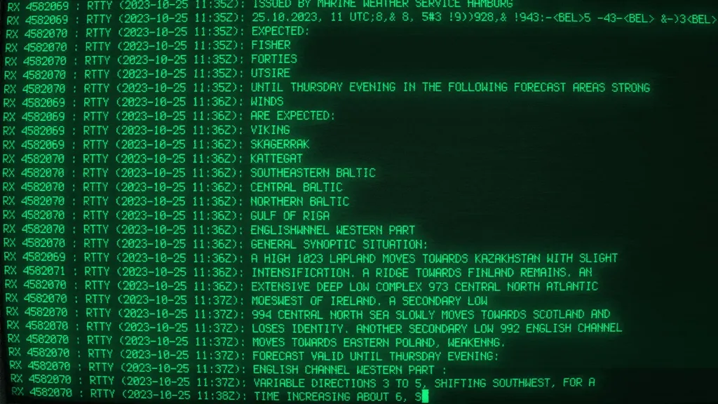 Grüner Terminalbildschirm mit einer per RTTY empfangenen Seewetter-Vorhersage der Station DDK2